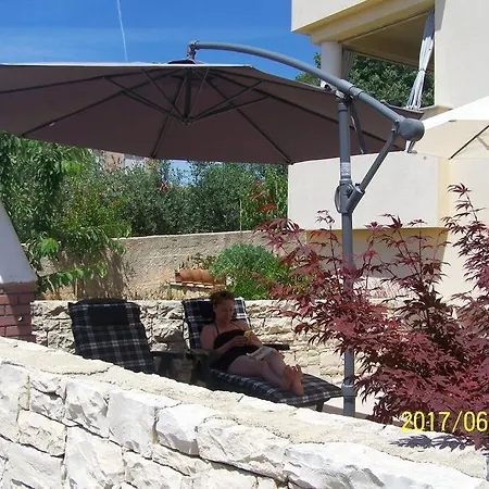 Apartment Vita Garden Apartment 85 M2 Private Entrance & 100 M2 Terrace Pula